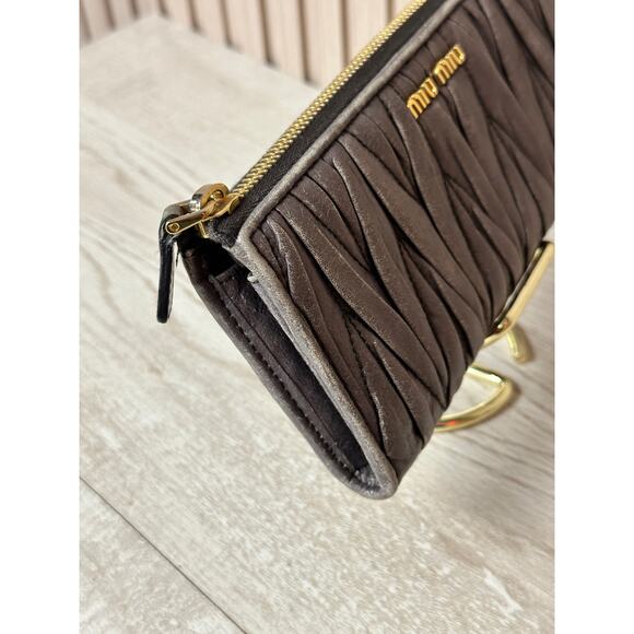 Authentic Miu Miu Matelasse Gray Leather Long Wallet - Picture 6 of 13